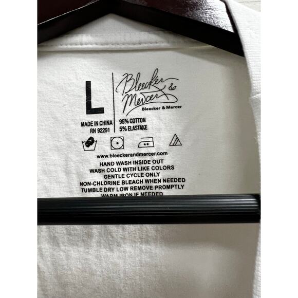 Bleecker & Mercer ALWAYS LIT puff patch logo tee woman’s sz L - Picture 5 of 7